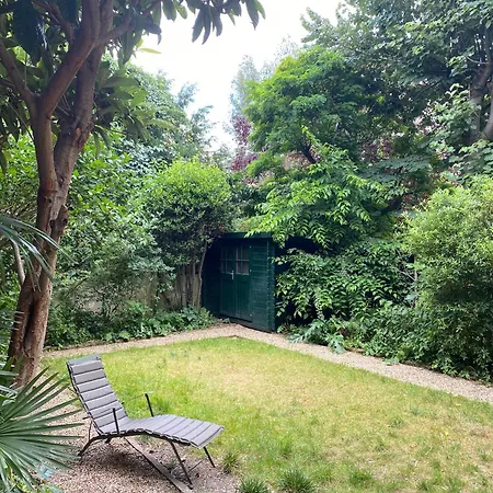 Проживание в семье Prive Avec Jardin