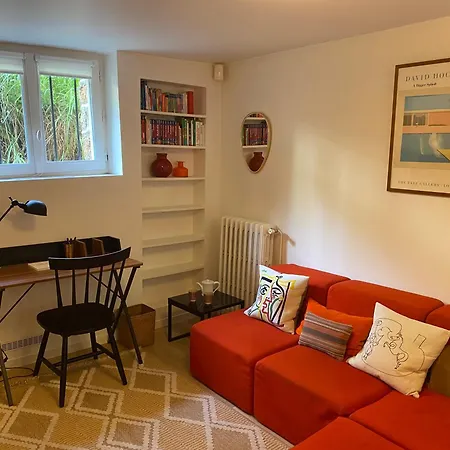 Prive Avec Jardin Homestay *